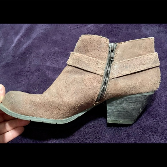 BC Footwear Brown Leather Booties Size 9 - Picture 4 of 10